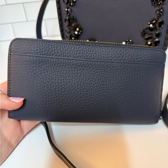 Kate Spade Navy “Set in Stone” Crossbody Bag with matching wallet - Picture 3 of 12